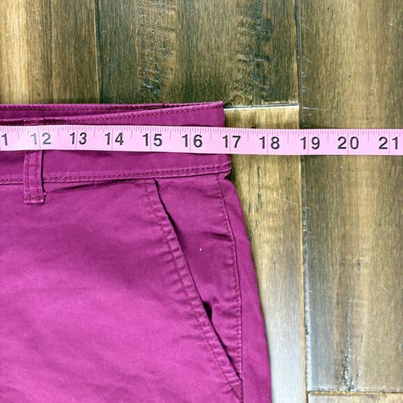 GAP Low Rise Purple Magenta Shorts 3" Inseam size 8 chino Pockets Belt Loops - Picture 5 of 8